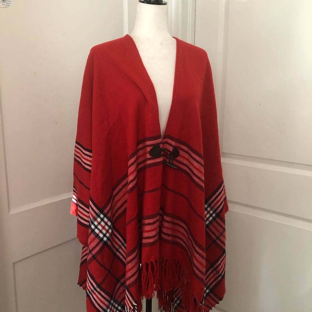 Kittenish ladies stunning shawl poncho NWT